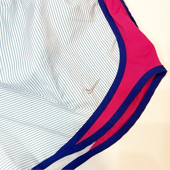 Nike Dri-Fit Tempo Striped Running Shorts Size Small - Picture 2 of 4